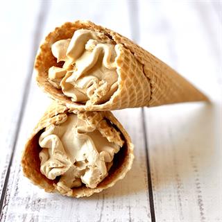 Мороженое «Гигантер» пломбир крем-брюле в вафельном рожке